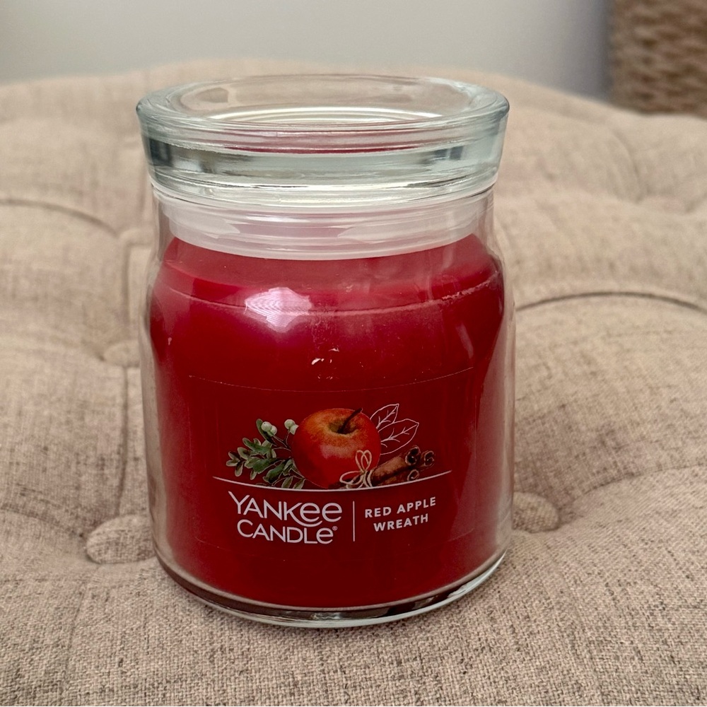 NEW. Yankee Candle Apple Pumpkin scented Candle. 13 oz. - Picture 2 of 13